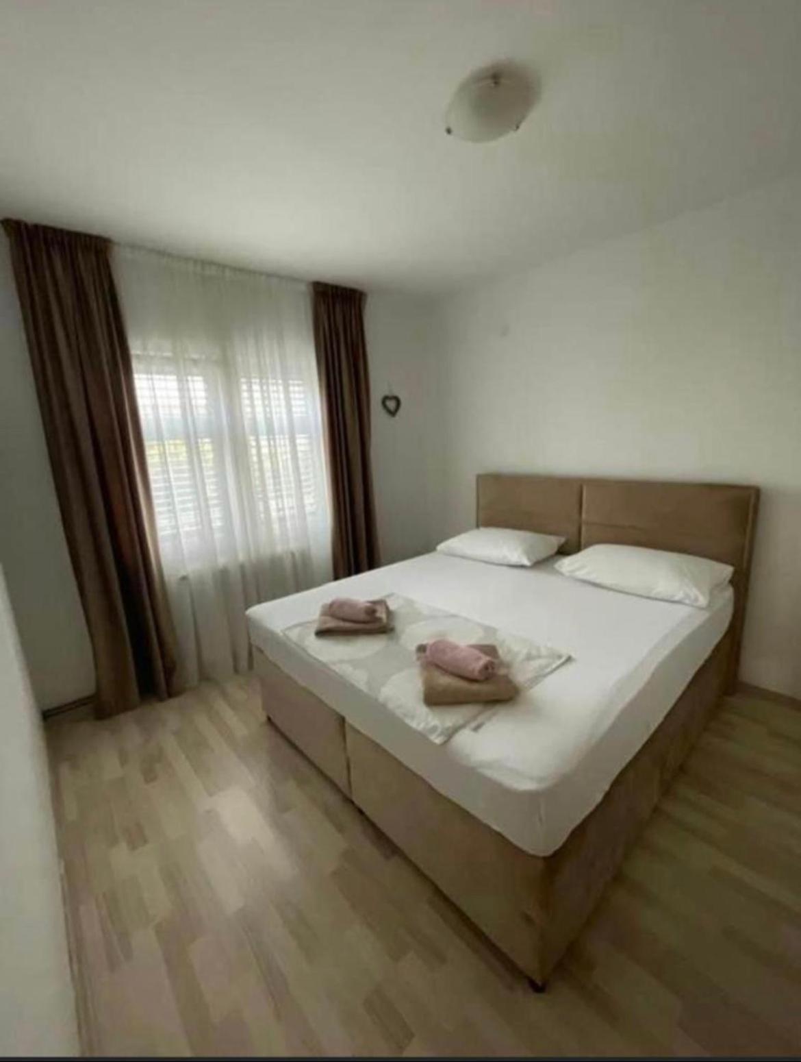 Апартаменти Apartman Kurtov Пакоштане Екстер'єр фото